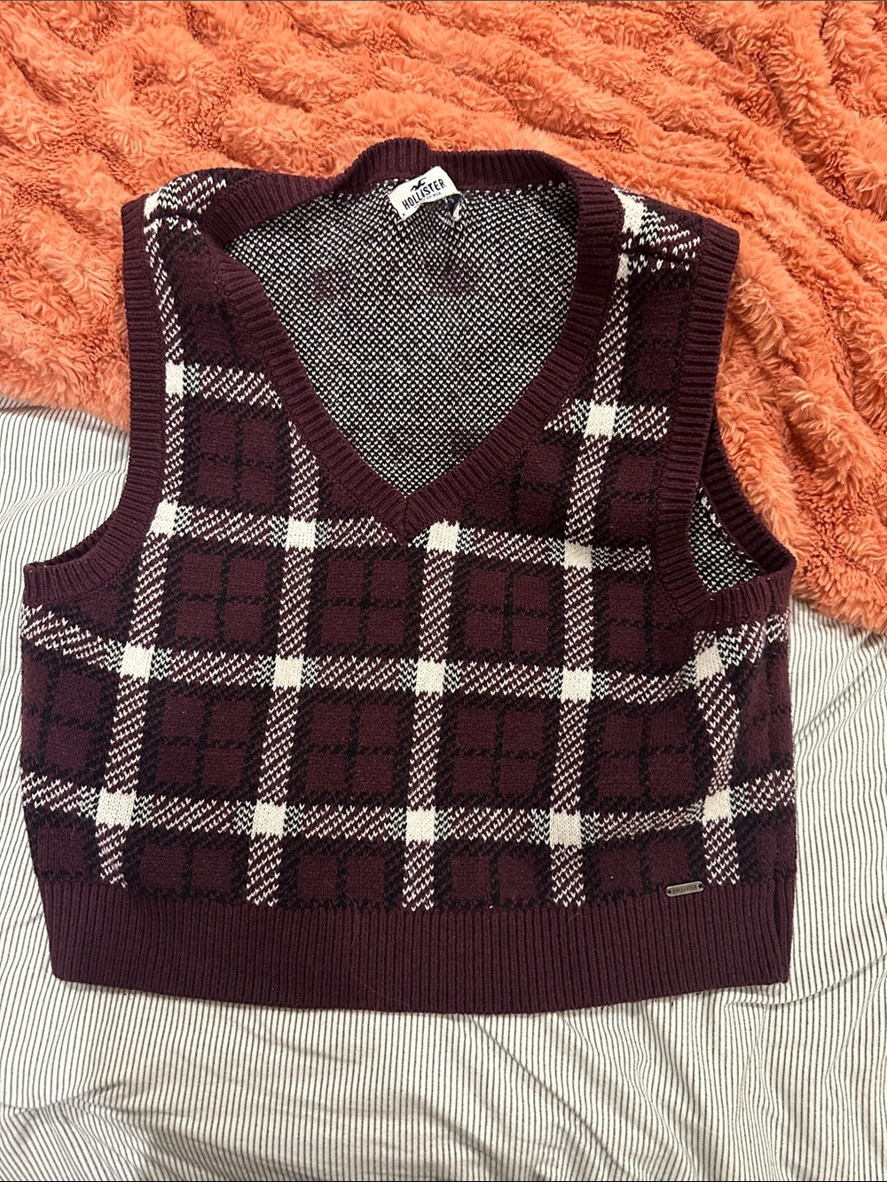 Hollister Women's Burgundy and Cream Plaid V-Neck Sweater Vest